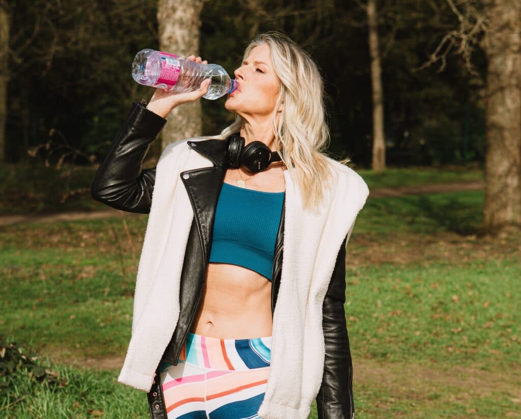 Joëlle Bildstein, The Belly Lab, TBL, Ventre plat, boire, eau, nature